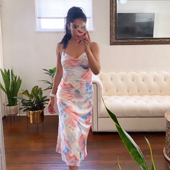 Dresses & Skirts - Pastel midi dress